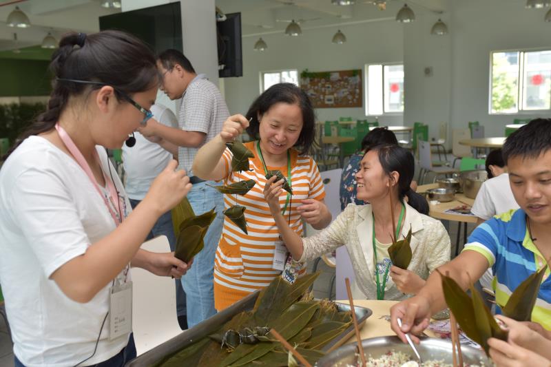 3044am永利生物开展“端午佳节，欢乐包棕子”活动